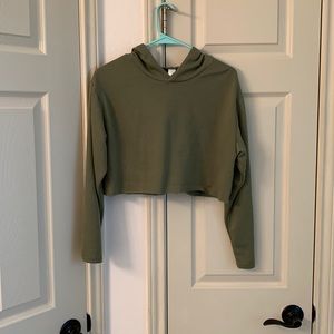 Perfect for fall! Rough edge cropped hoodie sage green L